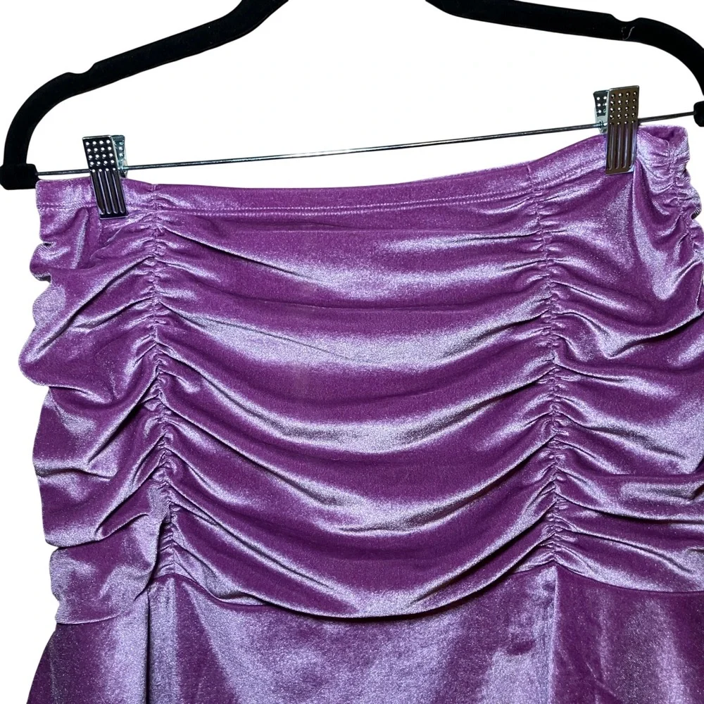 Wild Fable Ruched Velvet Mini Skirt Women's Medium Purple Ruffle Hem Y2K Retro